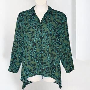 Peck & Peck Leopard Print Blouse XL Green Aqua Button Up High Low Hem Roll Tab